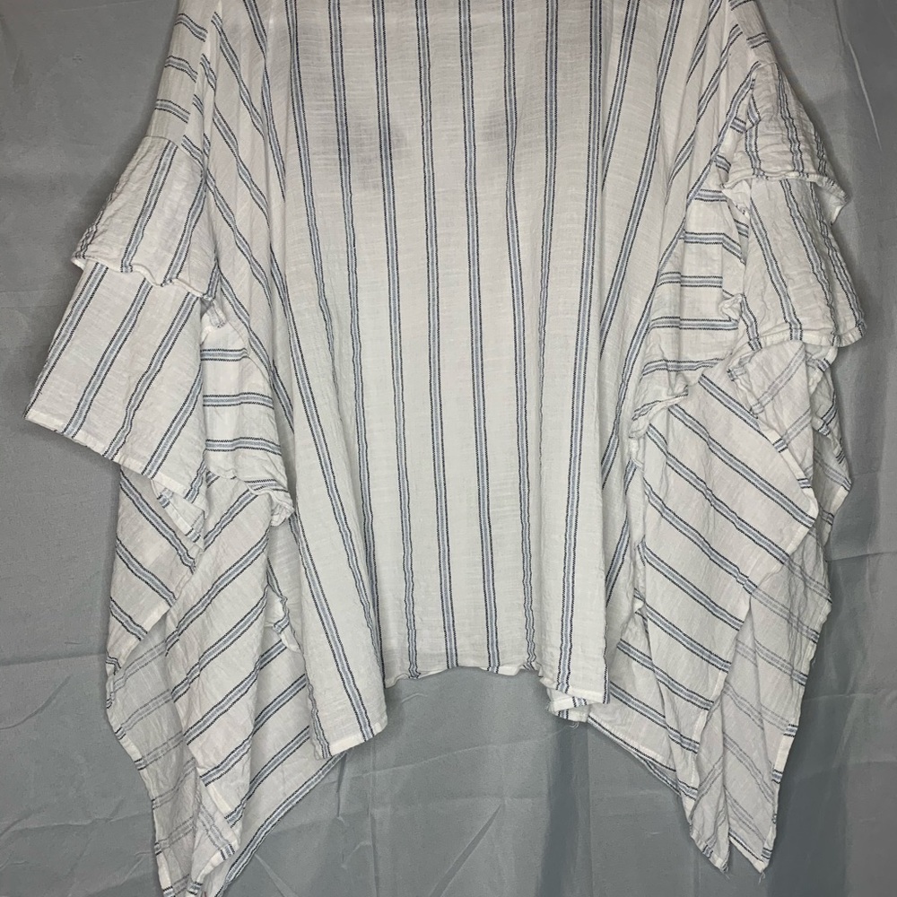 Embroidered top! - Picture 2 of 3